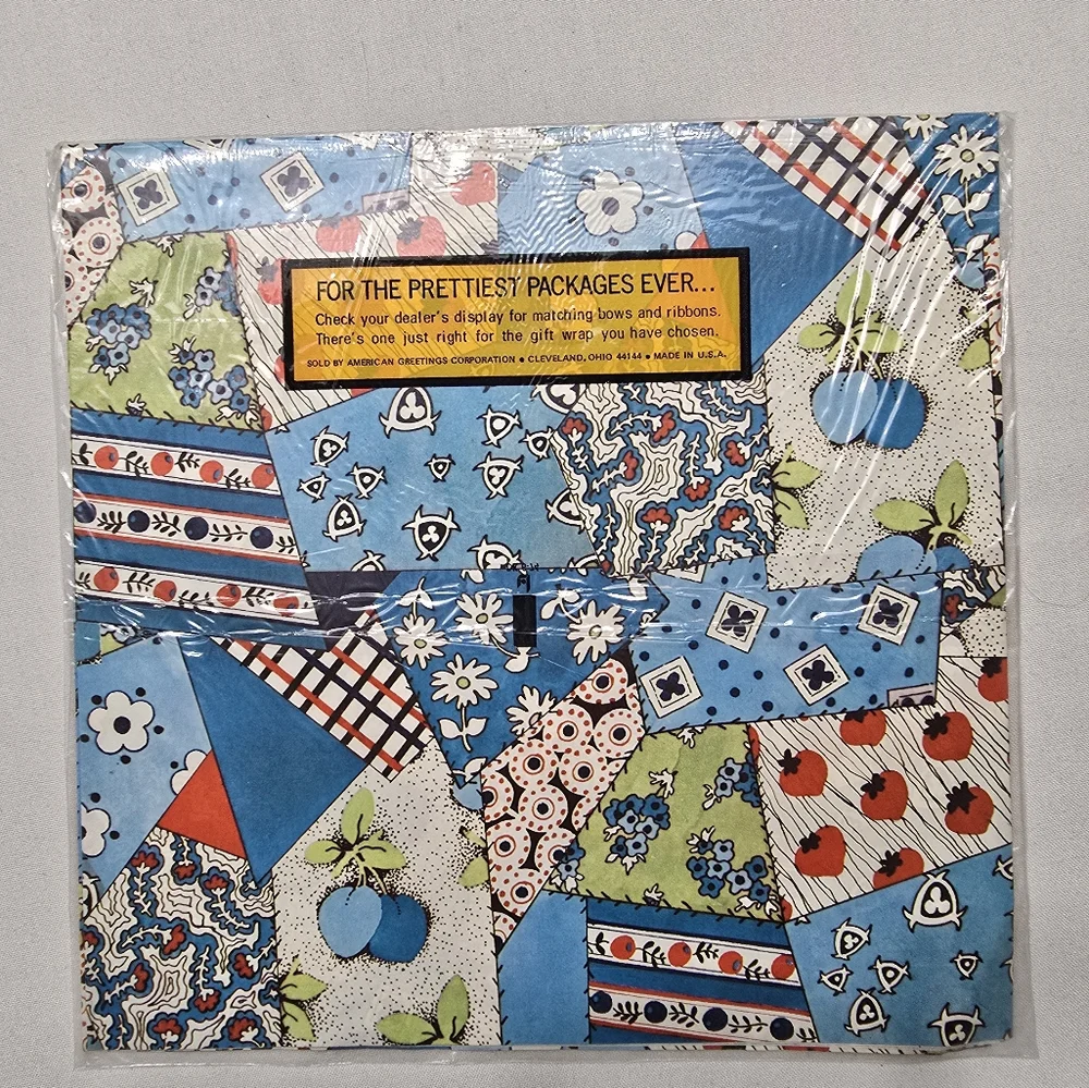 Vintage New American Greetings Assorted Gift Wrap Hollie Hobbie Patchwork Floral